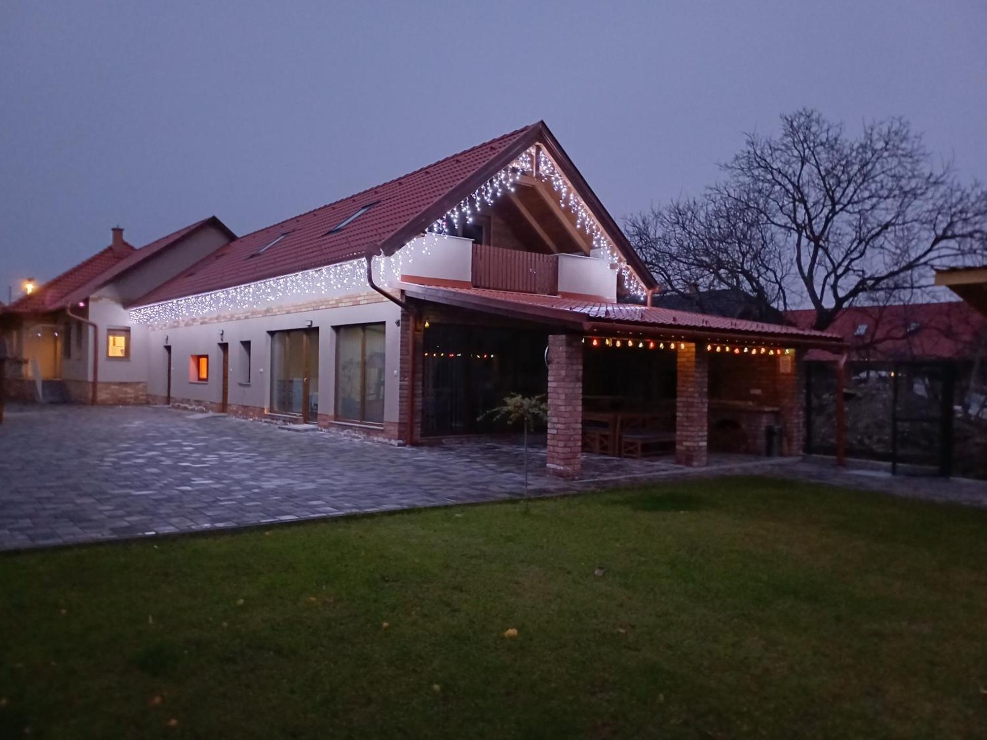 Benige Vendeghaz Hotel Demjen Ngoại thất bức ảnh